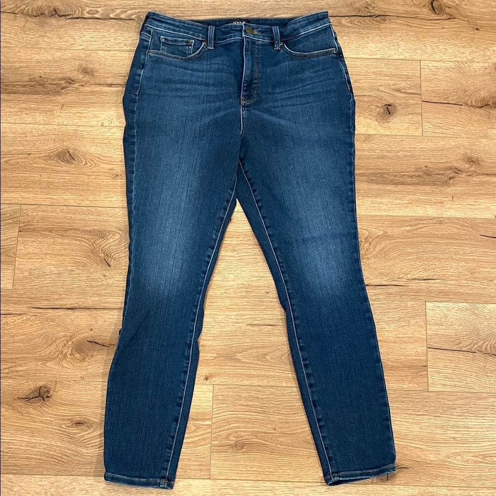 EUC NYDJ skinny jeans